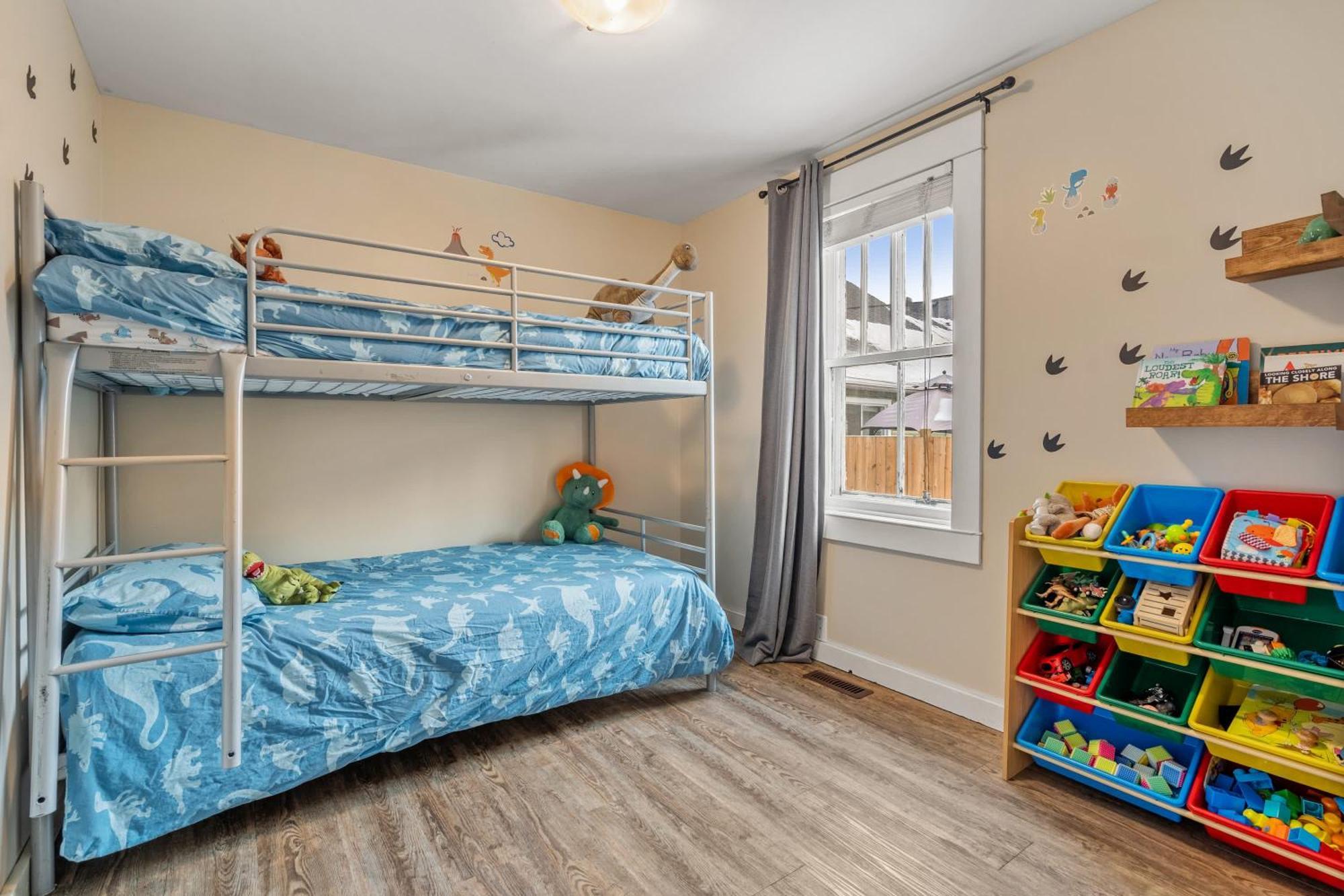 Dinos Last Post - Family Friendly 4 Bedrooms