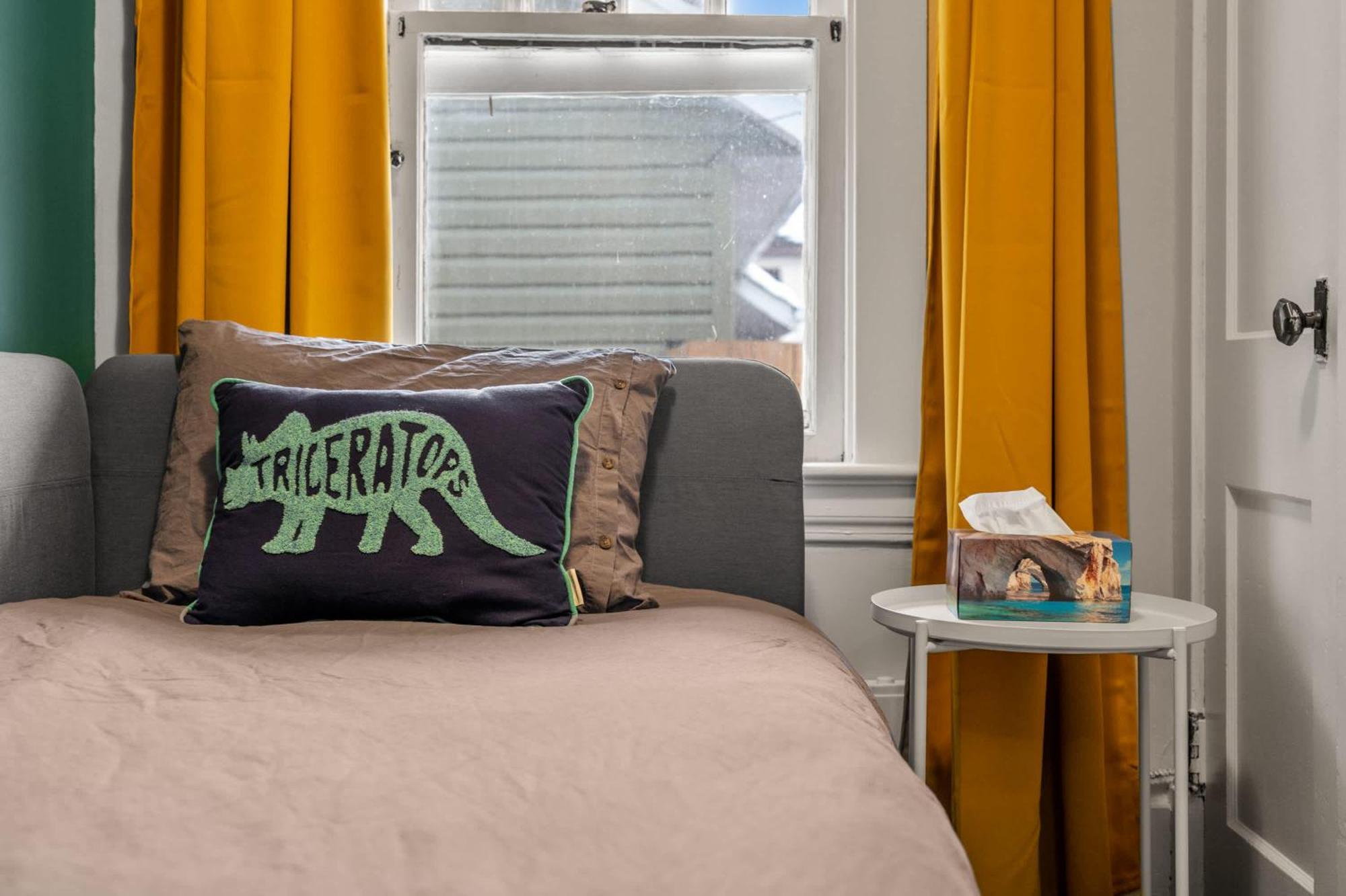 Dinos Last Post - Family Friendly 4 Bedrooms *
