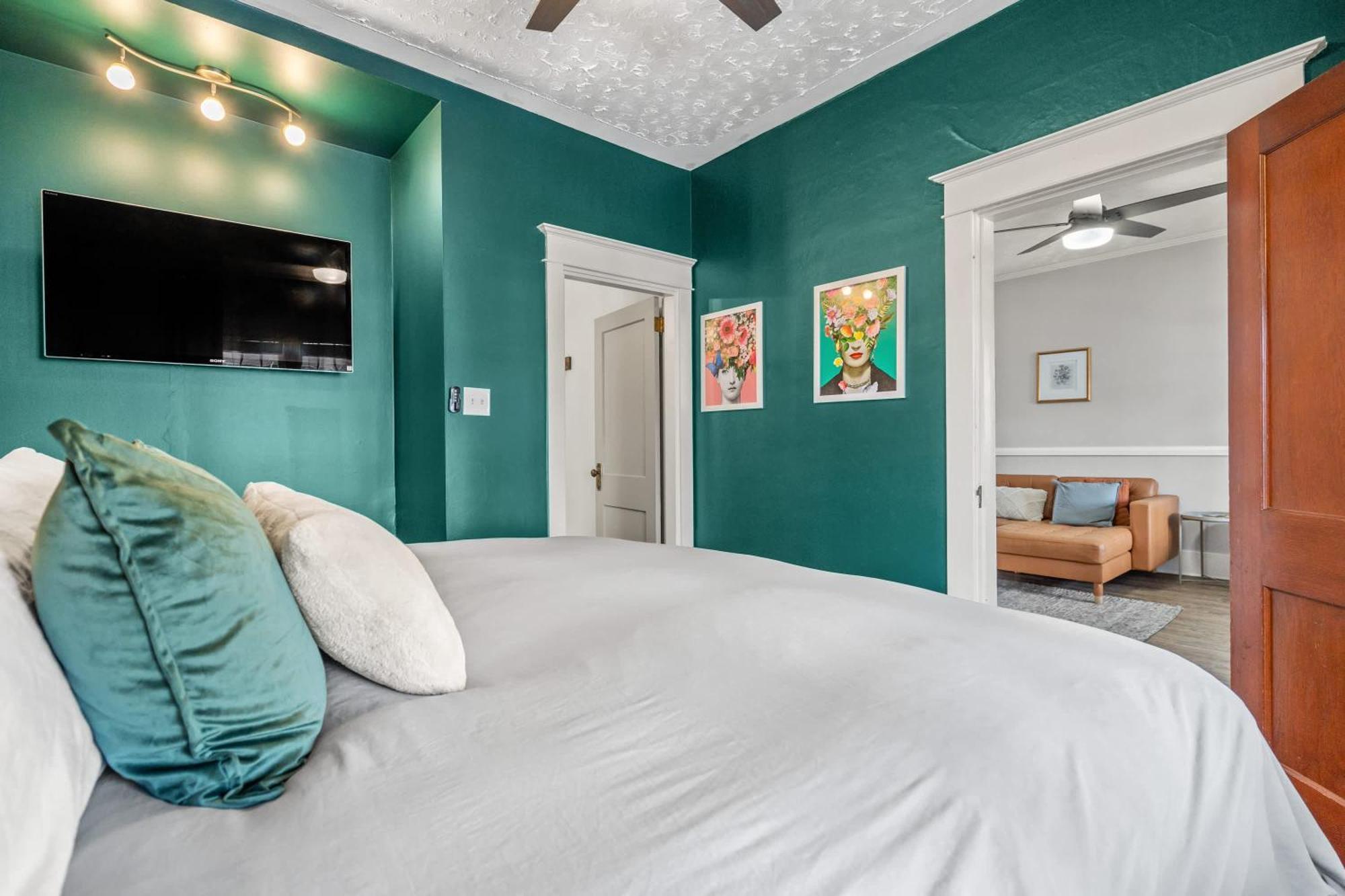 Dinos Last Post - Family Friendly 4 Bedrooms *