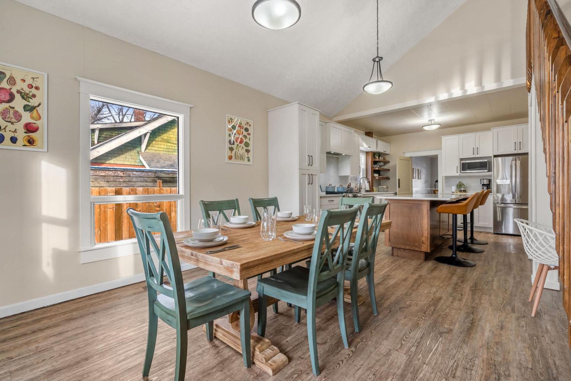 Dinos Last Post - Family Friendly 4 Bedrooms Holiday home