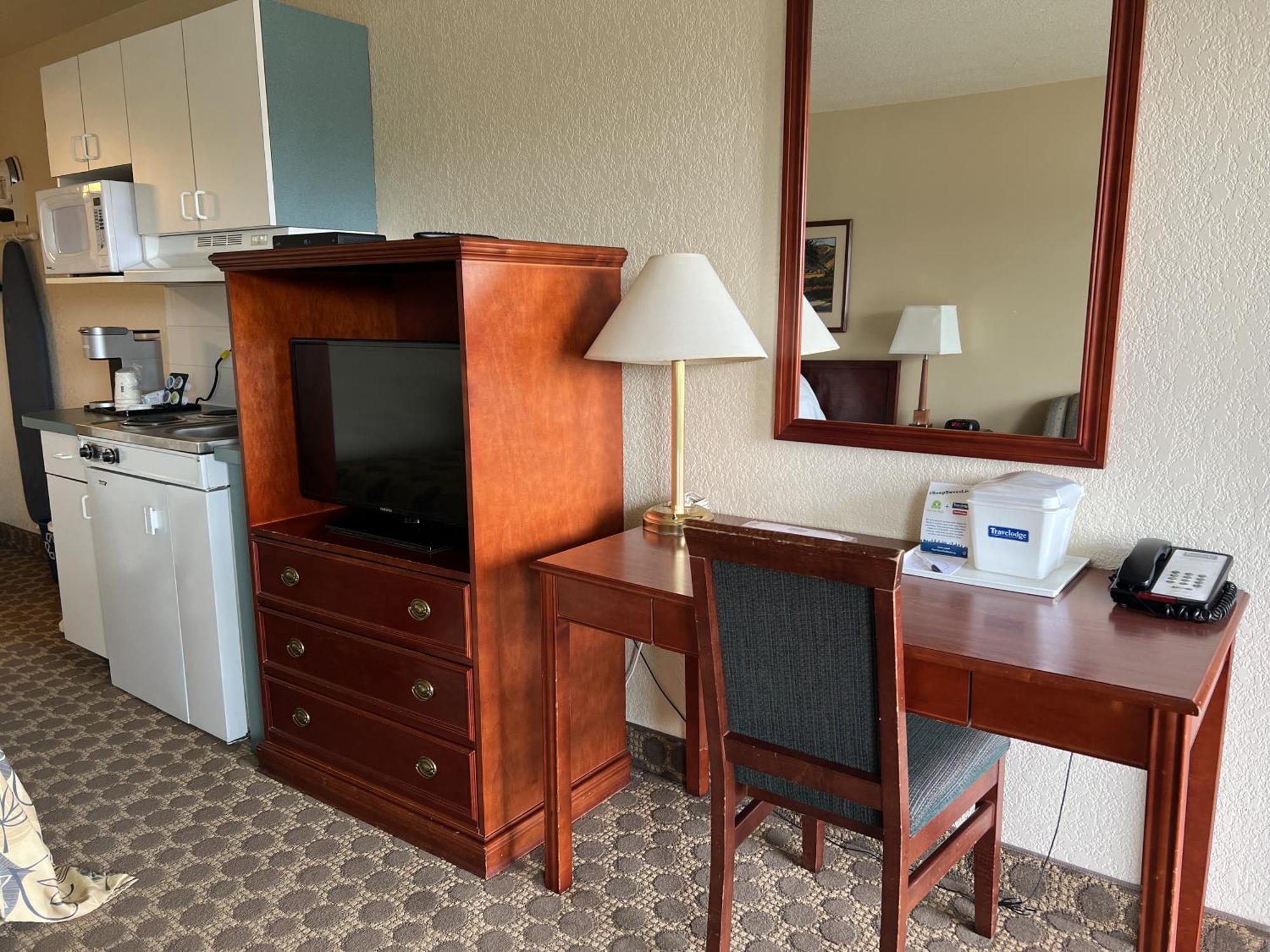 Travelodge By Wyndham Ab Motel