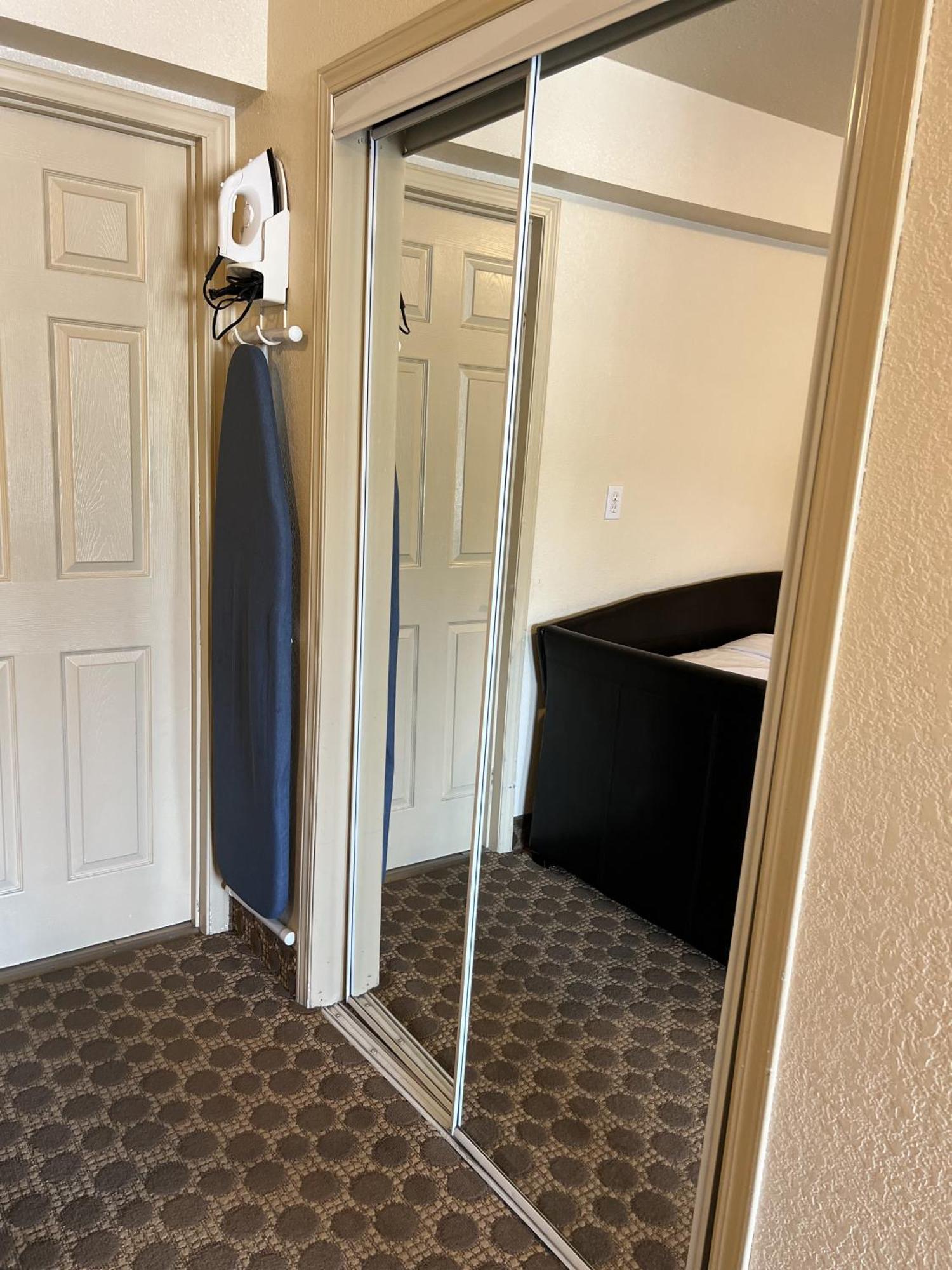 Motel Travelodge By Wyndham Ab