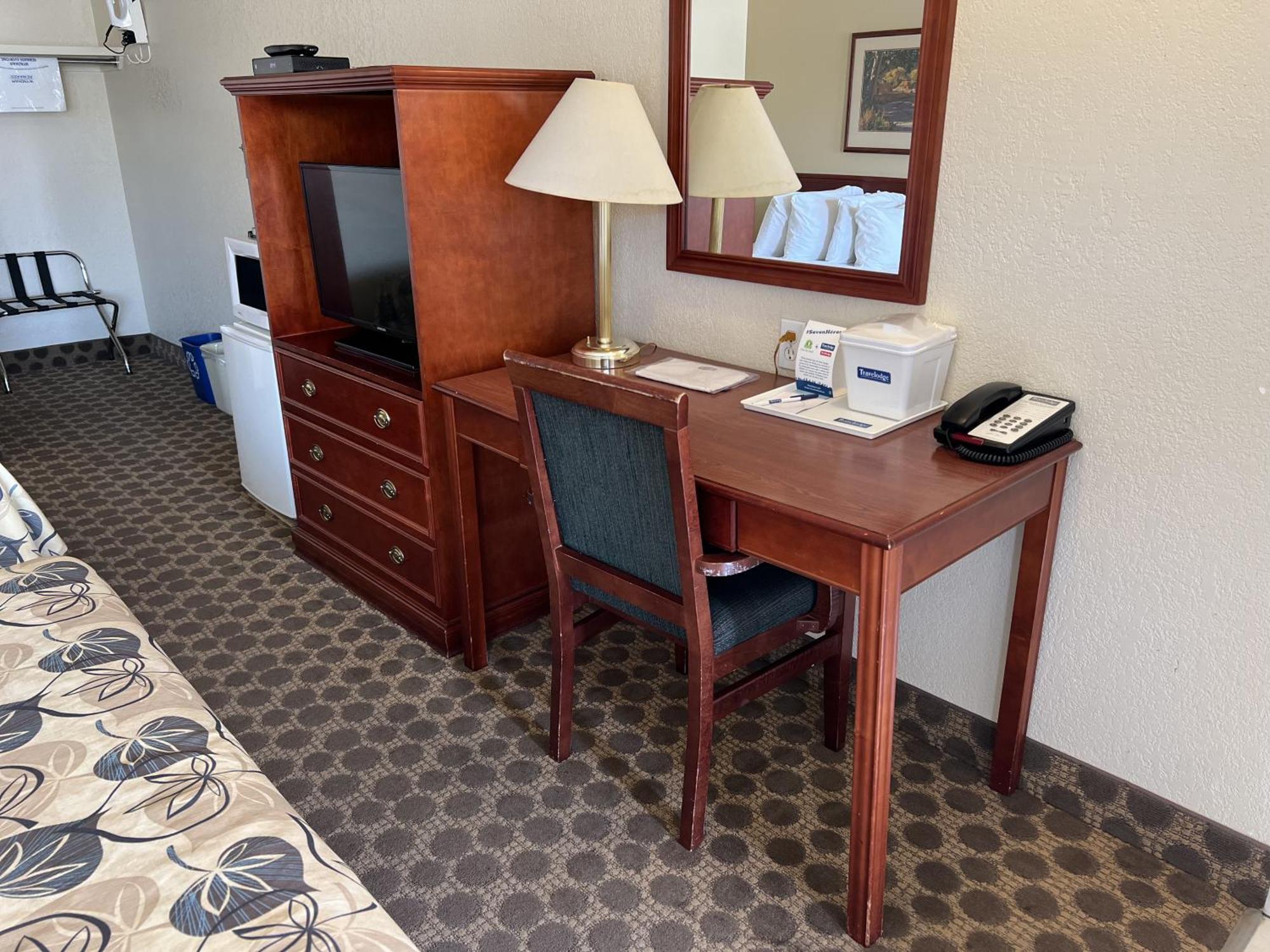 Travelodge By Wyndham Ab Motel