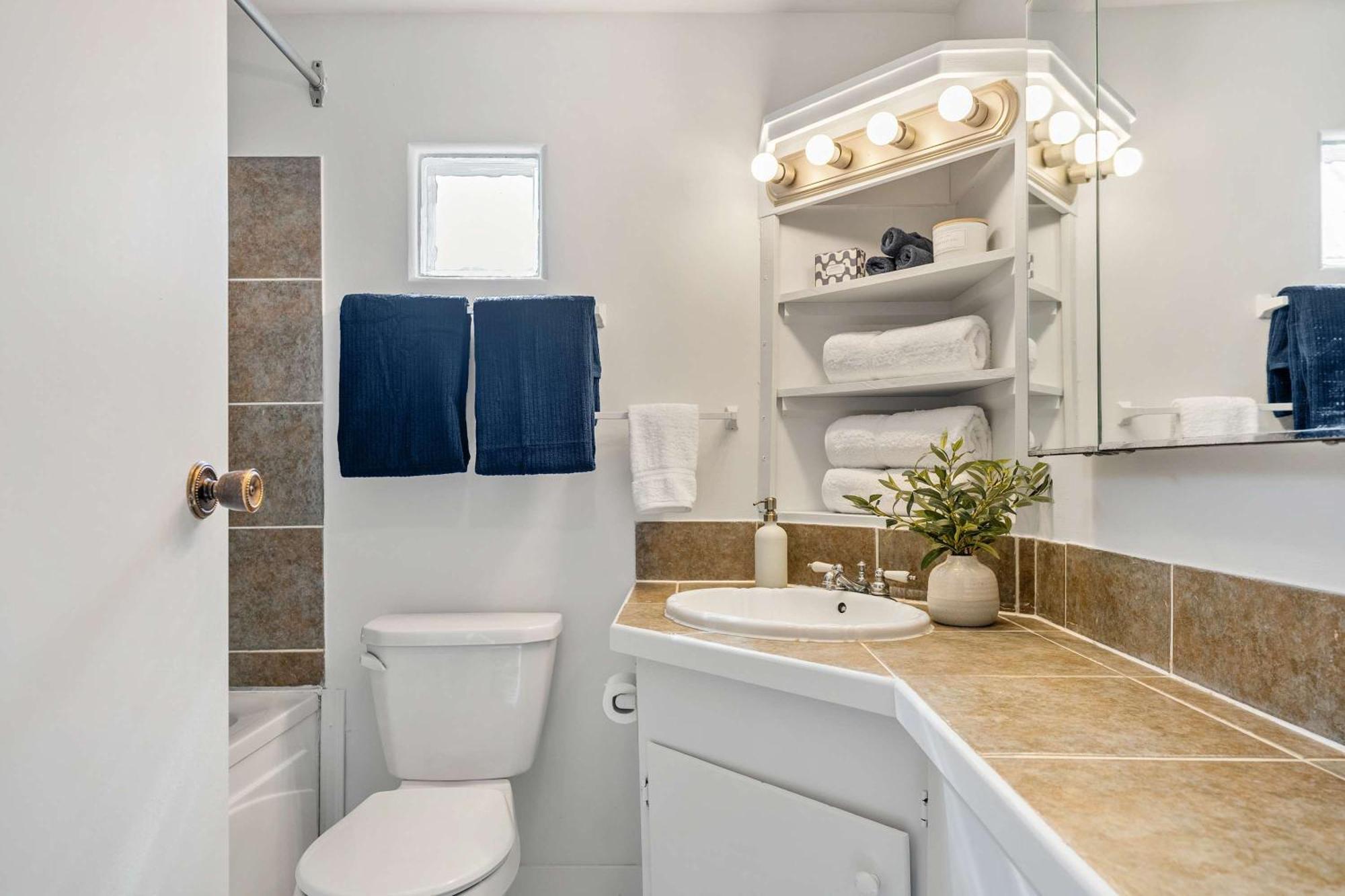 Bluebird 3 Bedroom In The Heart Of * Drumheller