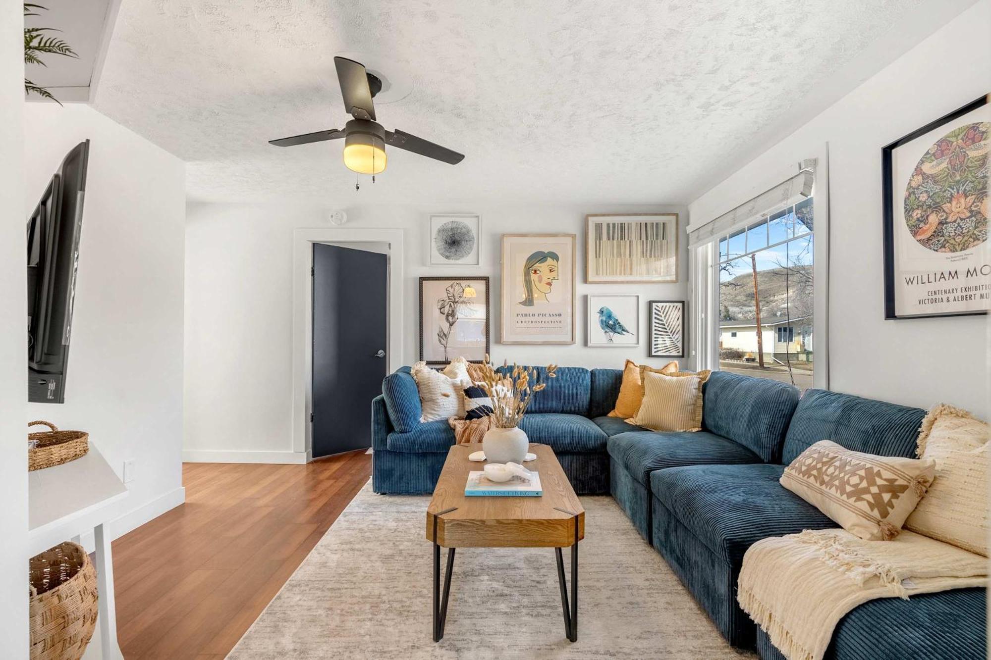 Bluebird 3 Bedroom In The Heart Of Drumheller