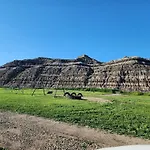 D2 Dino Dome- 2 Dbl Beds - Pet Friendly